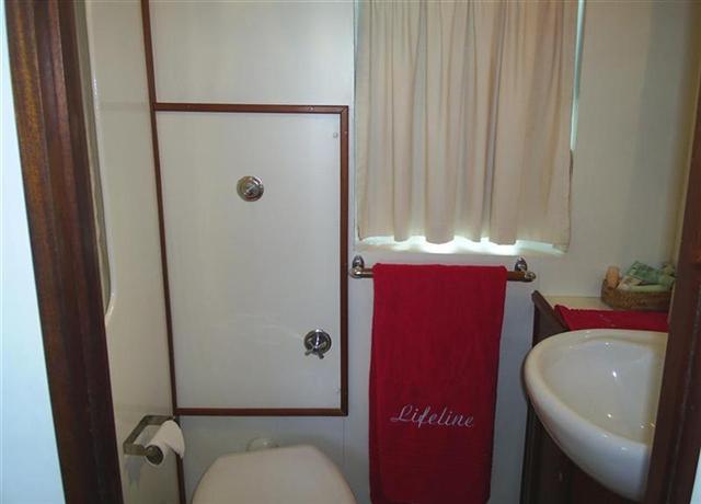 bathroom2